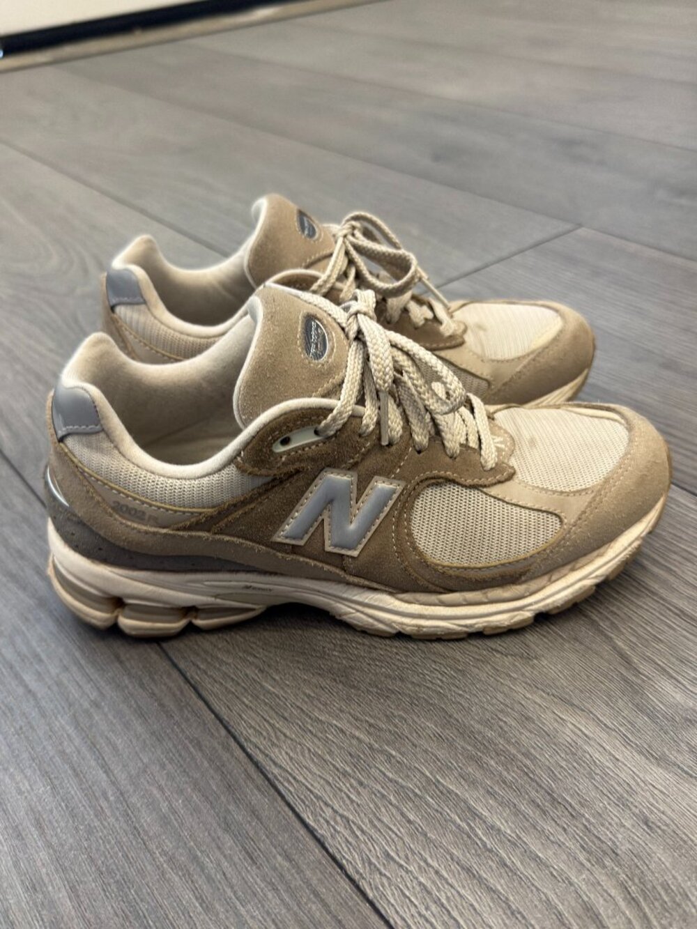 New Balance 2002R Sneakers in 'Driftwood' (M6/W7.5) - Picture 2 of 6